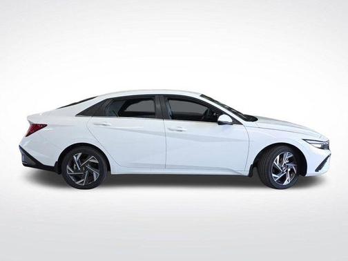 2025 Hyundai ELANTRA HEV Limited