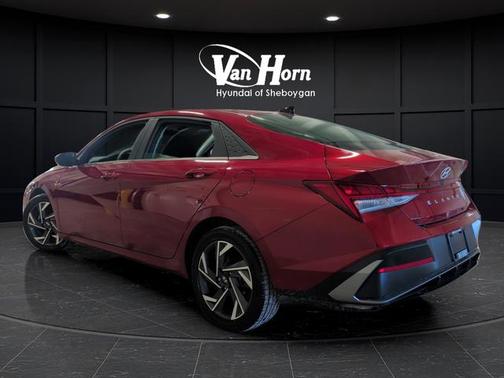 2025 Hyundai ELANTRA SEL
