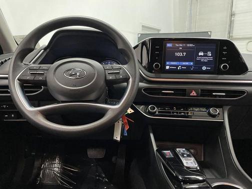 2023 Hyundai SONATA SE