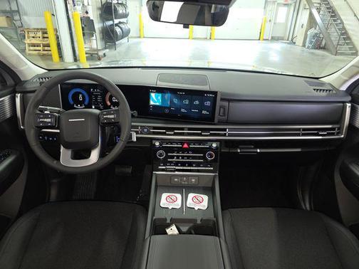 2025 Hyundai SANTA FE SE