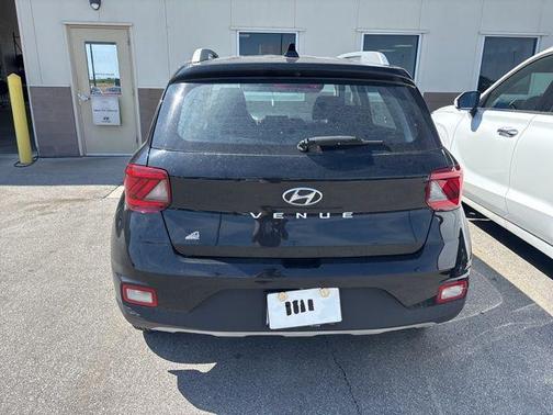 Black Noir Pearl 2020 Hyundai VENUE SEL