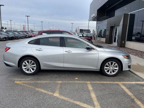 2021 Chevrolet Malibu FWD LT