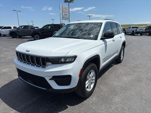 2023 Jeep Grand Cherokee Laredo 4x4