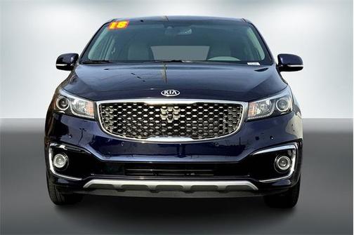 Photo 2 of 35 of 2018 Kia Sedona SX-L