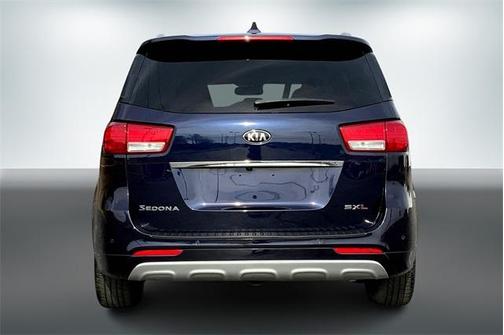 Photo 3 of 35 of 2018 Kia Sedona SX-L