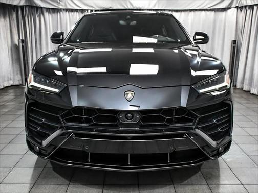 2021 Lamborghini Urus Base