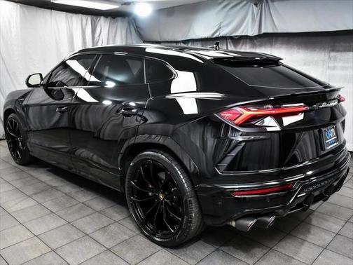 2021 Lamborghini Urus Base