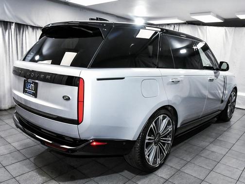 2023 Land Rover Range Rover P400 SE LWB 7 Seat