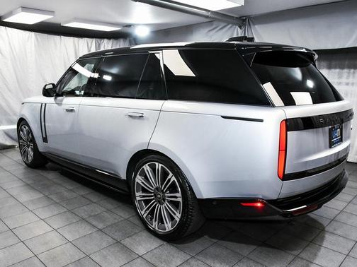 2023 Land Rover Range Rover P400 SE LWB 7 Seat