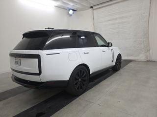 2025 Land Rover Range Rover P550e SE