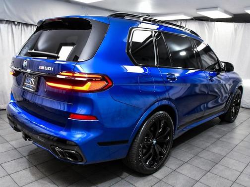 2024 BMW X7 M60i
