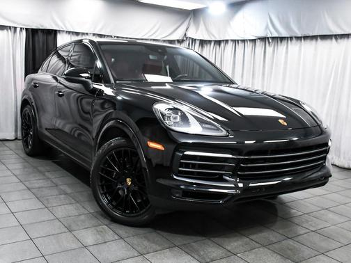 Black 2023 Porsche Cayenne Platinum Edition
