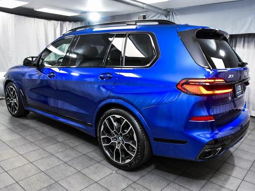 2024 BMW X7 M60i