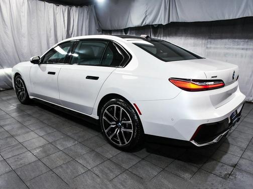 2024 BMW 740 i xDrive