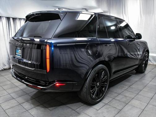 2025 Land Rover Range Rover P530 SE SWB
