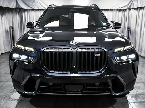 2023 BMW X7 M60i