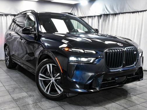 2023 BMW X7 M60i