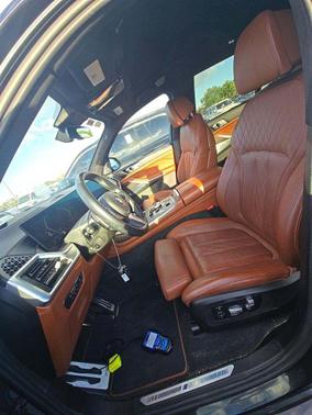 Black Sapphire Metallic 2023 BMW X7 xDrive40i