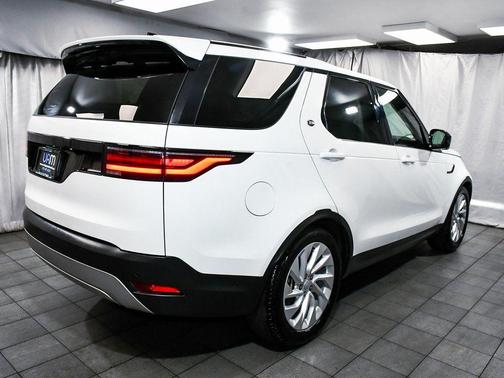 2025 Land Rover Discovery P300 S