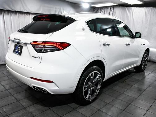 2021 Maserati Levante Base