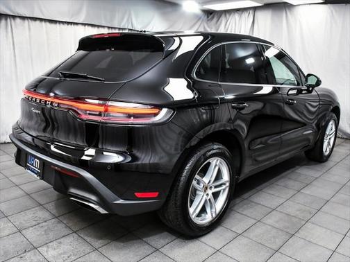 2025 Porsche Macan Base