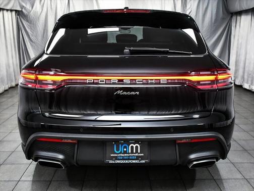 2025 Porsche Macan Base