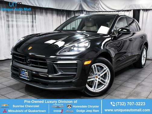 2025 Porsche Macan Base