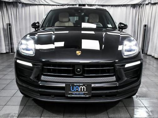 2025 Porsche Macan Base