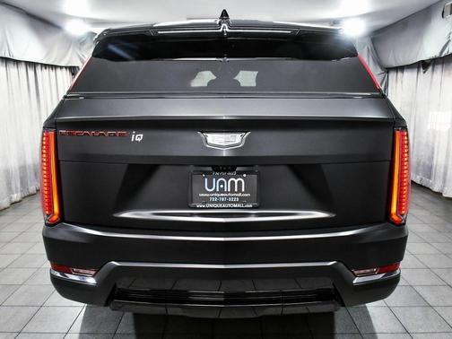 2025 Cadillac Escalade IQ Sport 2