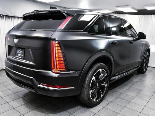 2025 Cadillac Escalade IQ Sport 2