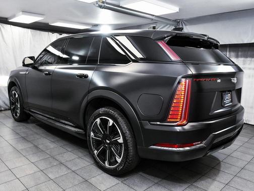 2025 Cadillac Escalade IQ Sport 2