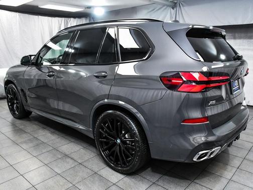 2024 BMW X5 M60i