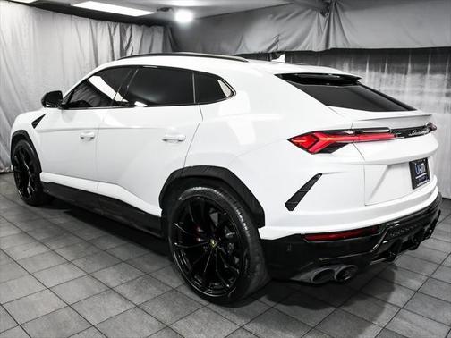 2021 Lamborghini Urus Base