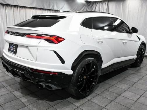 2021 Lamborghini Urus Base