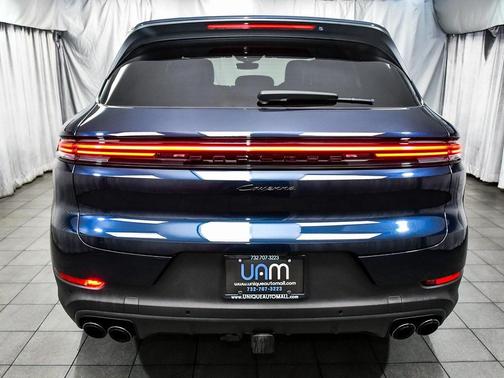 2024 Porsche Cayenne Base