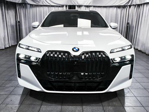 2023 BMW 760 i xDrive
