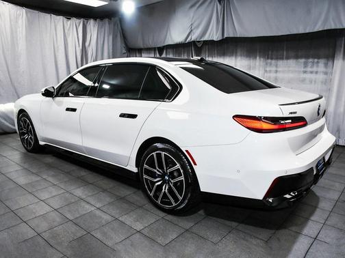 2023 BMW 760 i xDrive