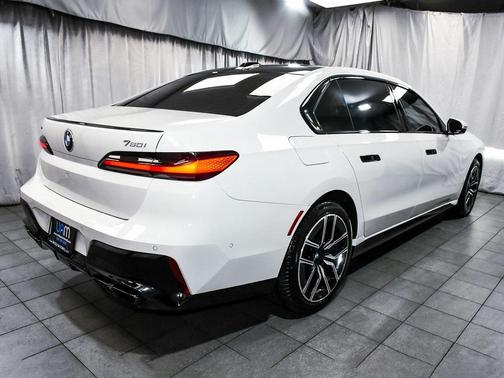 2023 BMW 760 i xDrive