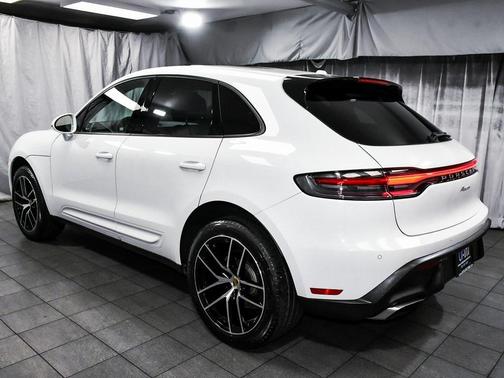 2023 Porsche Macan Base