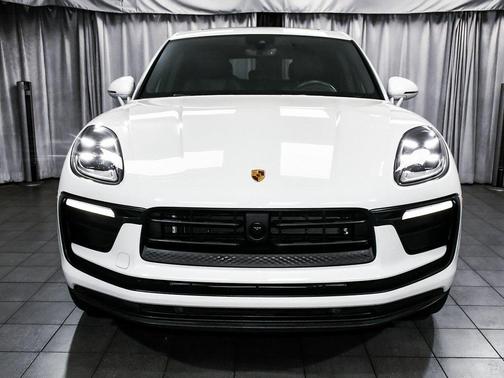 2023 Porsche Macan Base