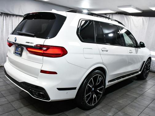 Alpine White 2022 BMW X7 xDrive40i
