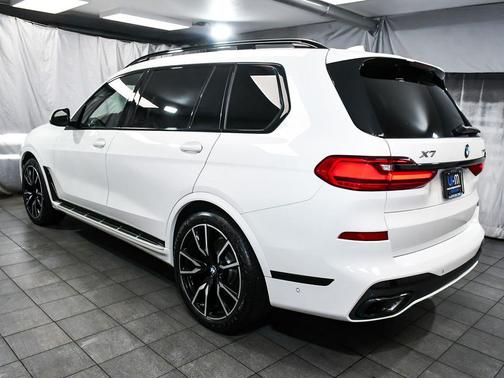 Alpine White 2022 BMW X7 xDrive40i