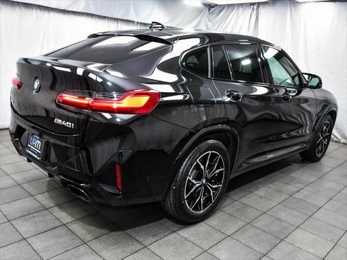 2023 BMW X4 M40i