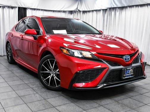 2024 Toyota Camry Hybrid SE