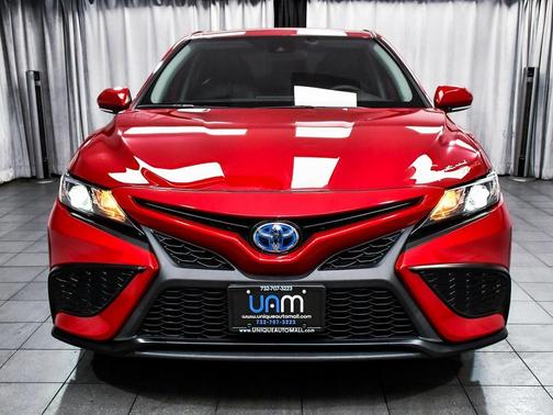 2024 Toyota Camry Hybrid SE