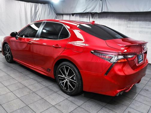2024 Toyota Camry Hybrid SE