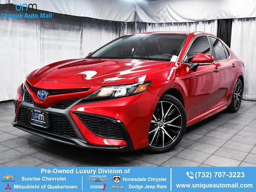 2024 Toyota Camry Hybrid SE