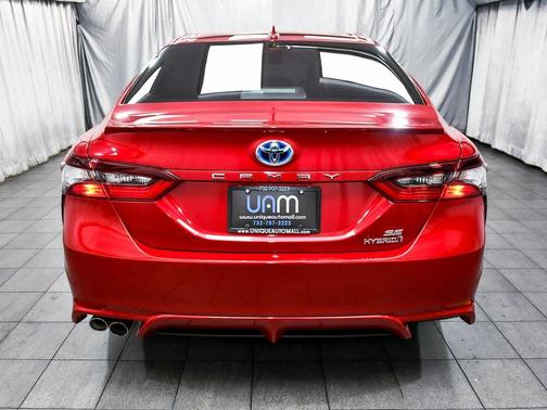 2024 Toyota Camry Hybrid SE
