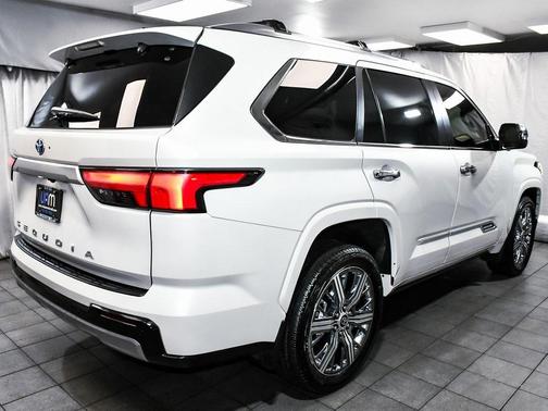 2024 Toyota Sequoia Capstone