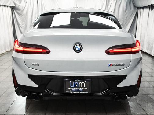 2024 BMW X4 M40i
